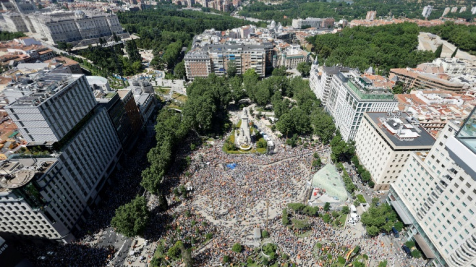 Espagne: grande manifestation contre Pedro Sanchez accus&eacute; de corruption