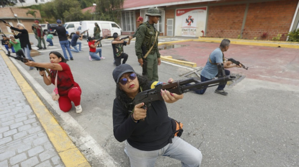Venezuela: l'armée dans les rues pour initier les civils, menaces de Trump 