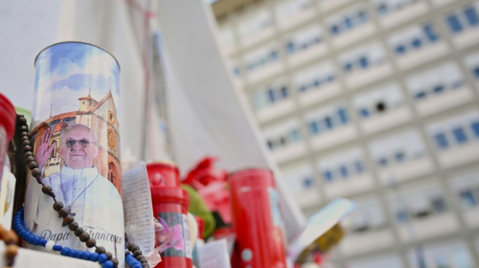 Papa Francisco, fora de perigo, prossegue com sua recupera&ccedil;&atilde;o