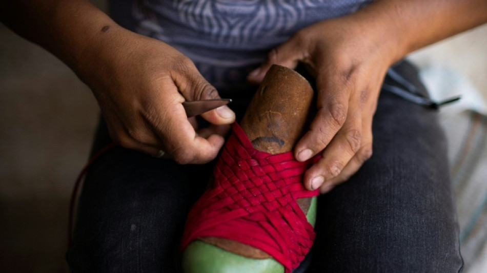 Adidas pede desculpas publicamente a artesãos mexicanos por apropriação