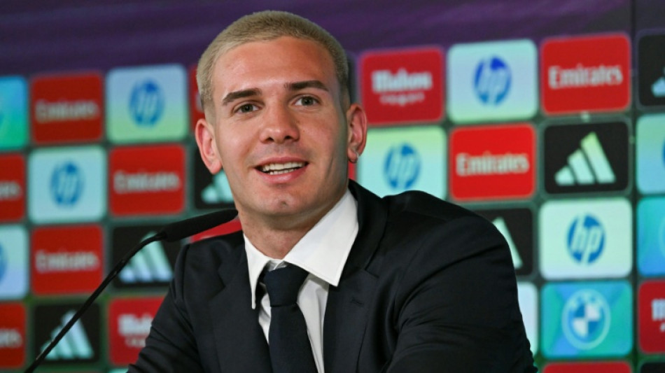 Mastantuono recuerda a Di Stefano en su presentaci&oacute;n con el Real Madrid