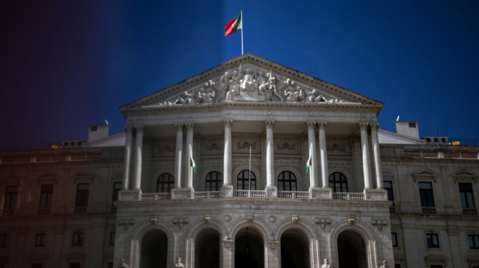 Les Portugais rappel&eacute;s aux urnes, la droite esp&egrave;re se renforcer