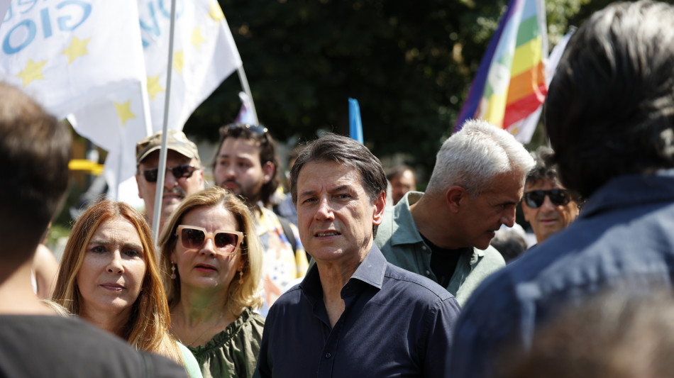 Conte e fronte anti-riarmo, 'l'invasione di Mosca deve finire'