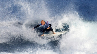 Lenda do surfe, Kelly Slater indica que sua aposentadoria est&aacute; pr&oacute;xima
