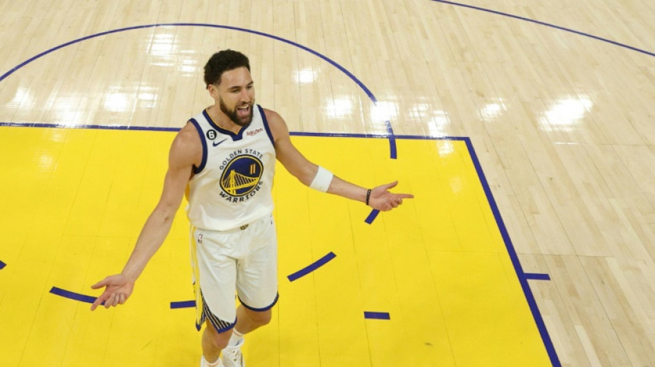 Thompson scores 30 as Warriors roll past Lakers to level series
