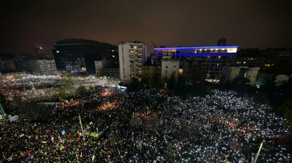 "Korruption t&ouml;tet": Zehntausende protestieren in Belgrad gegen serbische Regierung