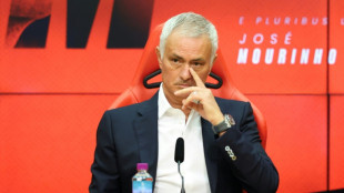 Benfica anuncia José Mourinho como novo técnico