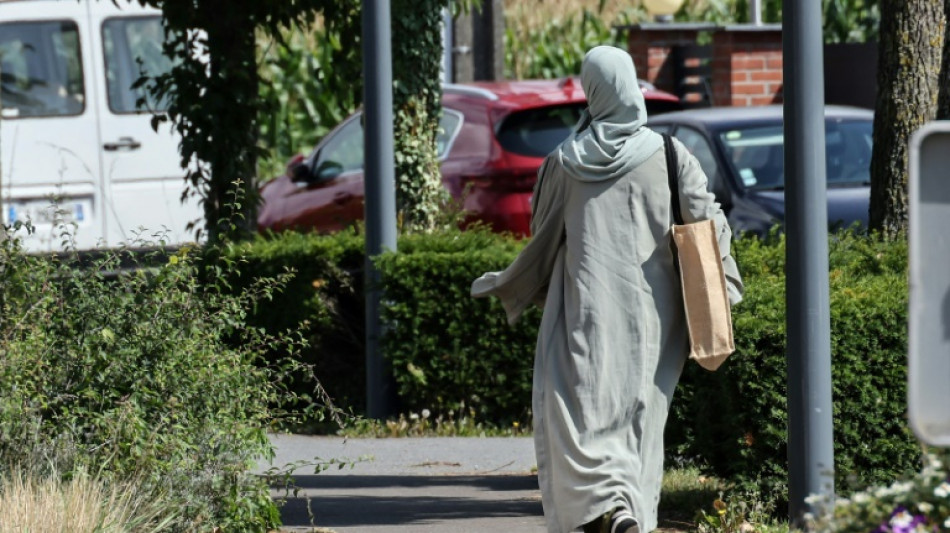 Comiss&atilde;o dos EUA critica decis&atilde;o da Fran&ccedil;a de proibir a abaya