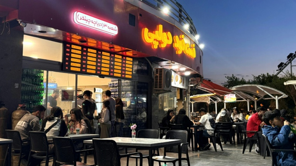 En Iran, retour &agrave; une routine devenue hors de prix