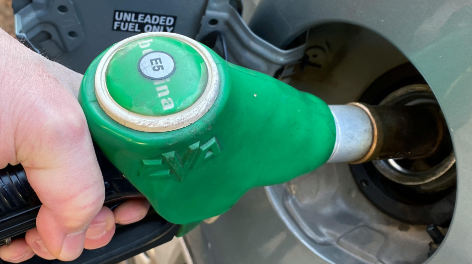 Il petrolio chiude a New York a -1,60%, il Wti scende a 68,39 dollari