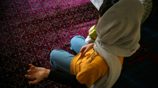 Indésirables en Afghanistan et au Pakistan, elles s'accrochent à leur guitare