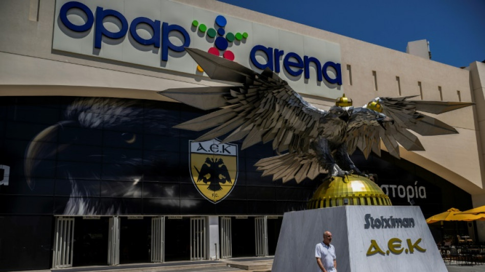 Jogo da Champions entre AEK Atenas e Dinamo de Zagreb &eacute; adiado ap&oacute;s morte de torcedor