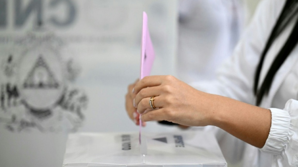 Apresentador de TV Nasralla em leve vantagem sobre candidato de Trump em Honduras