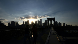 Resilient US economy spurs on stock markets