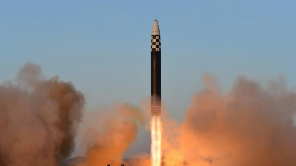 La Cor&eacute;e du Nord confirme le lancement d'un missile intercontinental, devant Kim et sa fille