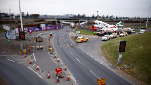Heathrow ferm&eacute;: plusieurs jours de perturbations, des millions envol&eacute;s