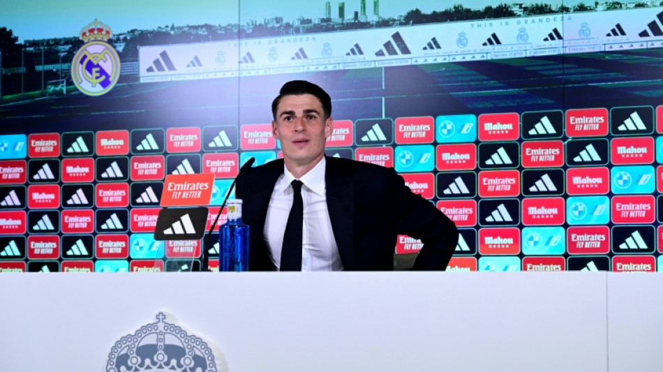 Goleiro Kepa &eacute; apresentado oficialmente pelo Real Madrid