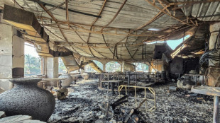 Pelo menos 25 mortos em incêndio em boate na Índia