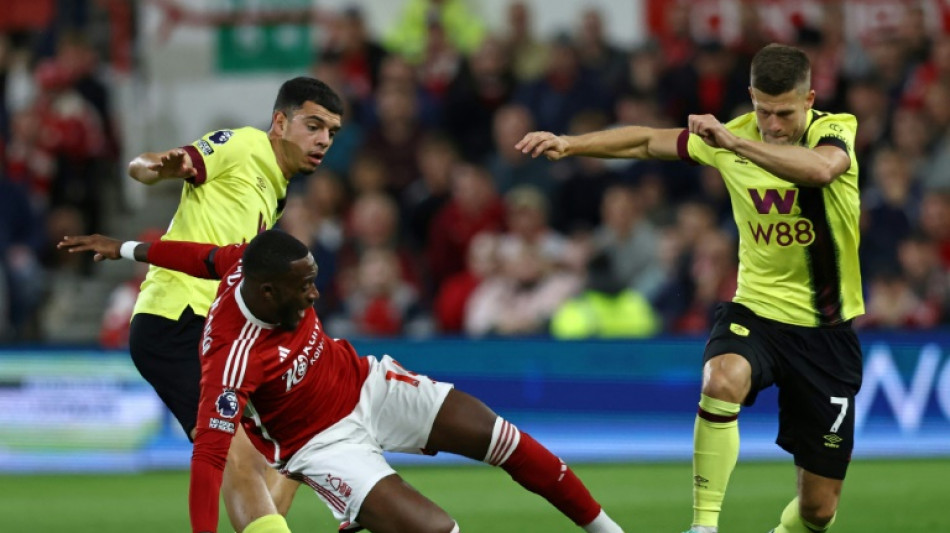 Nottingham Forest e Burnley empatam no fechamento da rodada do Ingl&ecirc;s