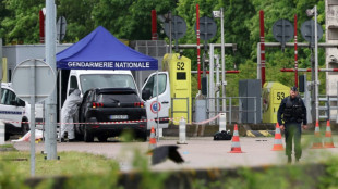 Macron comm&eacute;more l'attaque sanglante du p&eacute;age d'Incarville, un an apr&egrave;s