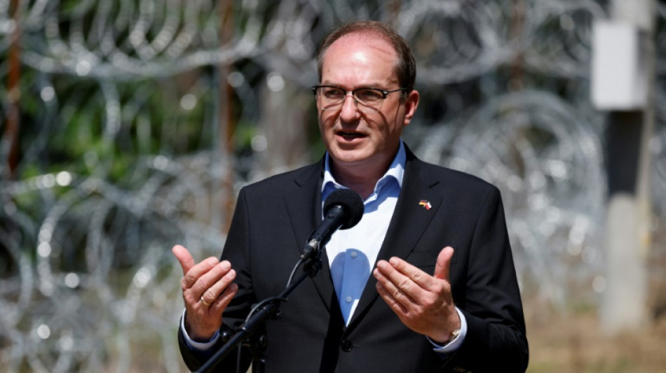 Dobrindt kündigt Verlängerung von Grenzkontrollen an