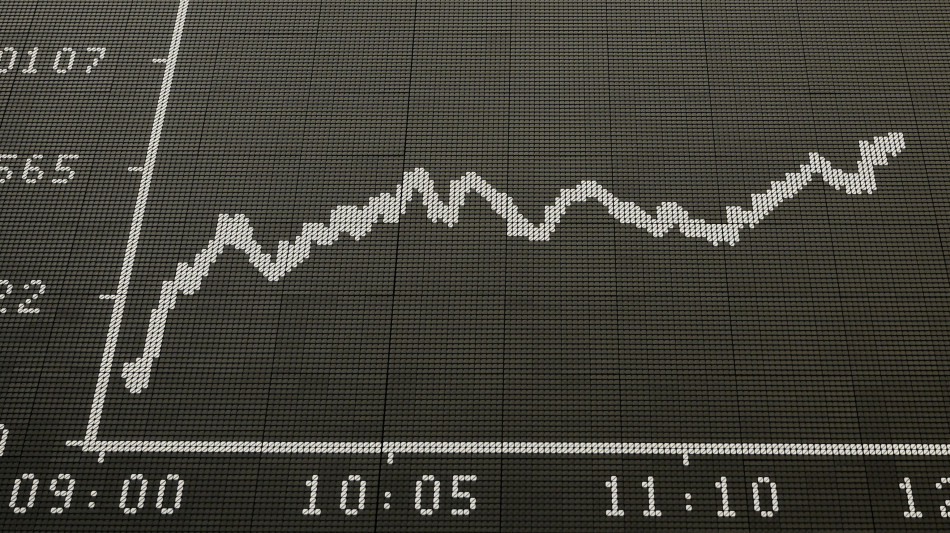 Borsa: Europa di nuovo positiva con banche e industriali