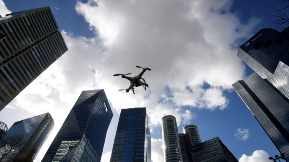 Manifestations du 1er-Mai: l'utilisation de drones contest&eacute;e en justice