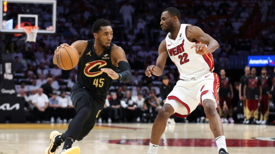 Cavaliers scorch Heat to seal series sweep