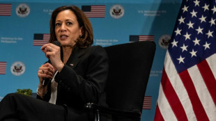 Philippines: Kamala Harris sur une &icirc;le proche des eaux revendiqu&eacute;es par la Chine