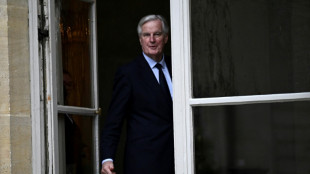 Barnier dans l'attente d'une censure presque in&eacute;luctable