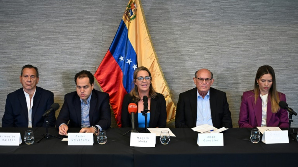 Foi uma das opera&ccedil;&otilde;es 'mais espetaculares', dizem venezuelanos resgatados de embaixada