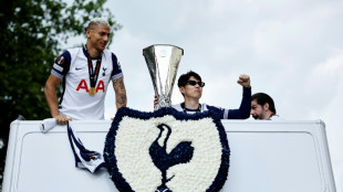 Thousands hail Spurs' Europa League heroes in victory parade