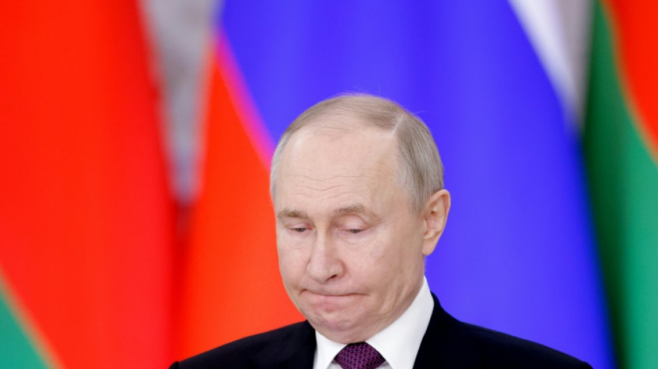Ukraine : des "questions importantes" quant &agrave; une tr&ecirc;ve, dit Poutine, Zelensky d&eacute;nonce des "manipulations" 