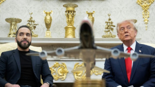 Trump repite que le "encantar&iacute;a" enviar a estadounidenses a c&aacute;rcel de El Salvador