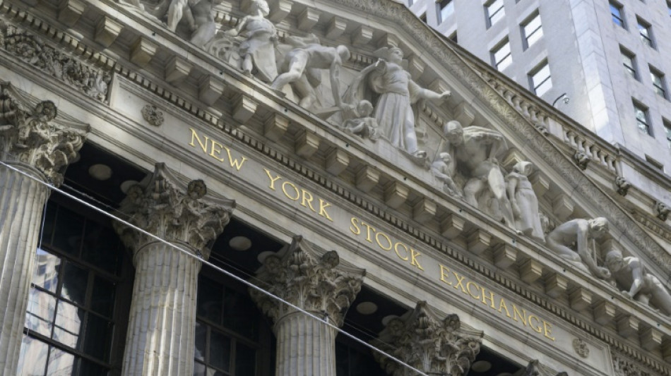 Wall Street abre a la baja, preocupada por una posible recesi&oacute;n