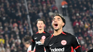Eintracht Frankfurt vence Stuttgart fora de casa no Campeonato Alem&atilde;o
