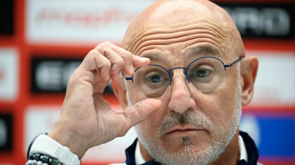 Luis de la Fuente &eacute; eleito melhor treinador do ano na cerim&ocirc;nia da Bola de Ouro