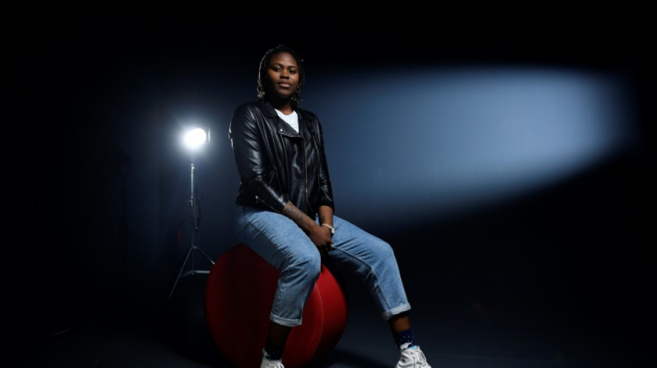 'Baby Shaq' Yacoubou, sus beb&eacute;s y el bal&oacute;n naranja