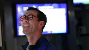 Résultats d'entreprises et optimisme commercial soutiennent Wall Street