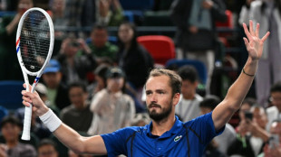 Medvedev, J&oacute;dar e Paul avan&ccedil;am &agrave;s quartas no Masters 1000 de Xangai