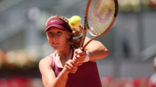 Andreeva, de 16 anos, &eacute; eliminada por Sabalenka nas oitavas em Madri; Swiatek avan&ccedil;a