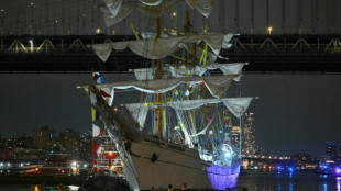 Un voilier de la marine mexicaine heurte le pont de Brooklyn &agrave; New York