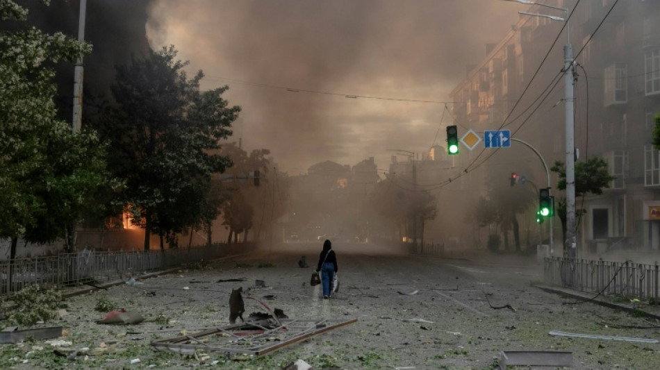 Russia threatens more strikes on Kyiv, urges foreigners to leave city