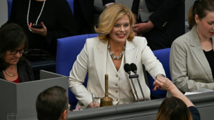 Neuer Bundestag w&auml;hlt Kl&ouml;ckner zur Pr&auml;sidentin - Kabinett Scholz entlassen