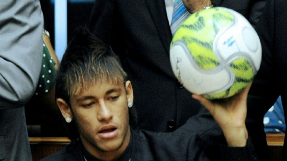 Putschversuch in Brasilien: 17 Jahren Haft f&uuml;r Dieb eines von Neymar signierten Fu&szlig;balls