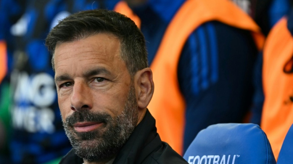 Ruud Van Nistelrooy n&atilde;o &eacute; mais t&eacute;cnico do Leicester