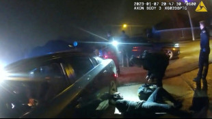 Videos de Memphis: patadas, pu&ntilde;etazos y el clamor de "&iexcl;mam&aacute;&iexcl;" de la v&iacute;ctima
