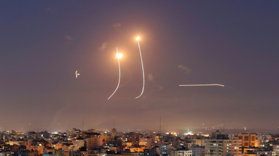 Centenas de foguetes s&atilde;o lan&ccedil;ados de Gaza ap&oacute;s novos ataques israelenses