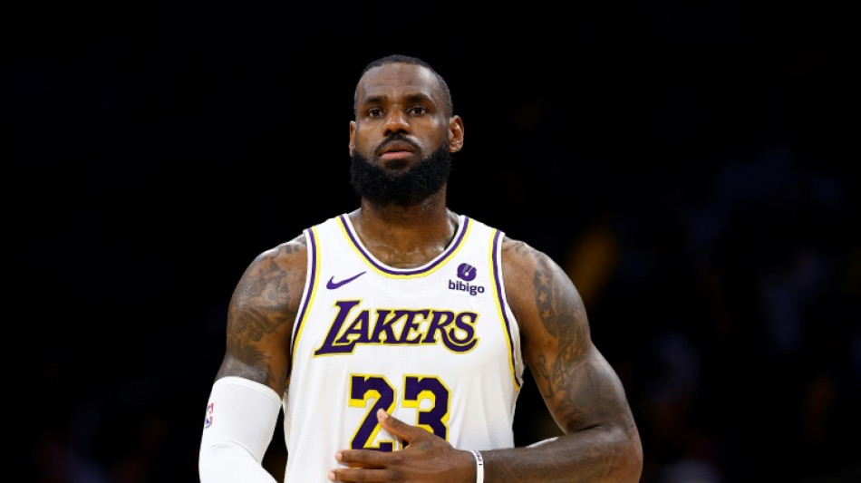 LeBron James renovar&aacute; con Lakers por dos temporadas m&aacute;s, seg&uacute;n medios de EEUU