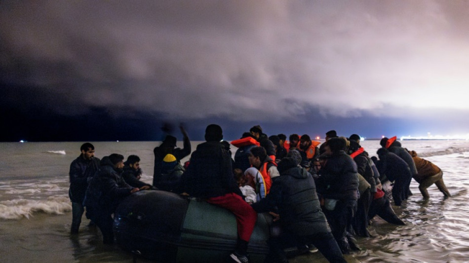 Un nouveau d&eacute;c&egrave;s de migrant dans la Manche et trois corps d&eacute;couverts sur des plages en une journ&eacute;e